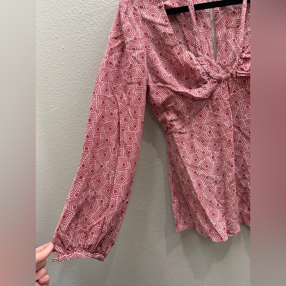 Equipment Femme Blouse Size Small Silk Red Print Cinched Waist - Picture 4 of 7